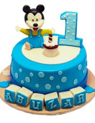 Small Mickey Mouse Cake